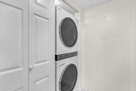 Condominio en venta en Coral Springs, Florida, 2 dormitorios, 91.6 m2 № 2245332 - foto 14