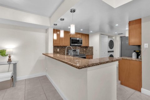 Condominio en venta en Coral Springs, Florida, 2 dormitorios, 91.6 m2 № 2245332 - foto 2