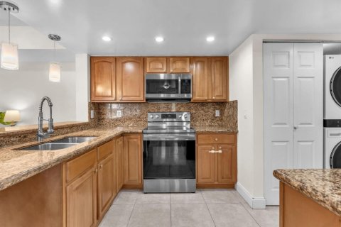 Condominio en Coral Springs, Florida, 2 dormitorios № 2245332