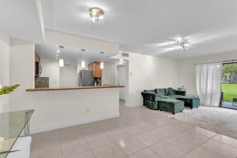 Condominio en venta en Coral Springs, Florida, 2 dormitorios, 91.6 m2 № 2245332 - foto 6