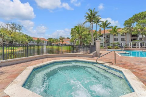 Condominio en venta en Coral Springs, Florida, 2 dormitorios, 91.6 m2 № 2245332 - foto 17