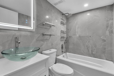 Condominio en venta en Coral Springs, Florida, 2 dormitorios, 91.6 m2 № 2245332 - foto 10