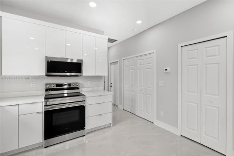 Villa ou maison à vendre à Lehigh Acres, Floride: 3 chambres, 106.28 m2 № 1969602 - photo 17