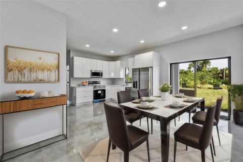 Villa ou maison à vendre à Lehigh Acres, Floride: 3 chambres, 106.28 m2 № 1969602 - photo 8