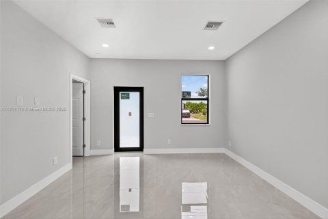 Villa ou maison à vendre à Lehigh Acres, Floride: 3 chambres, 106.28 m2 № 1969602 - photo 21