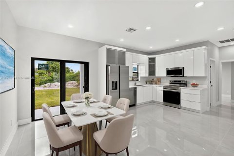 Villa ou maison à vendre à Lehigh Acres, Floride: 3 chambres, 106.28 m2 № 1969602 - photo 5