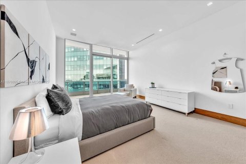 Condominio en alquiler en Miami, Florida, 4 dormitorios, 400.41 m2 № 1923758 - foto 27