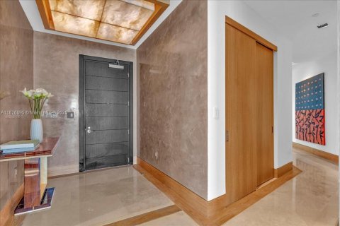 Condominio en alquiler en Miami, Florida, 4 dormitorios, 400.41 m2 № 1923758 - foto 23