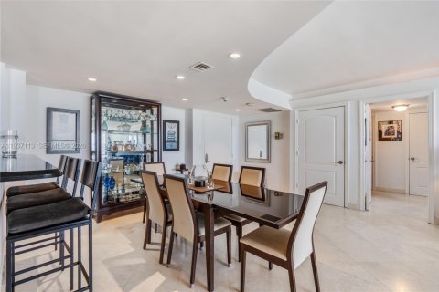 Copropriété à louer à Fort Lauderdale, Floride: 2 chambres, 140.56 m2 № 1994995 - photo 11