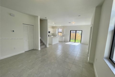 Touwnhouse à louer à Miami, Floride: 3 chambres, 168.34 m2 № 2031394 - photo 5