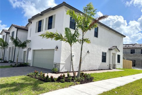 Touwnhouse à louer à Miami, Floride: 3 chambres, 168.34 m2 № 2031394 - photo 1