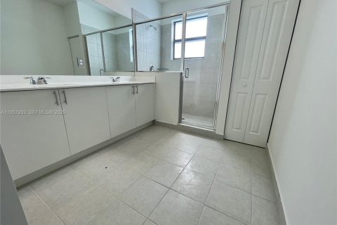 Touwnhouse à louer à Miami, Floride: 3 chambres, 168.34 m2 № 2031394 - photo 23