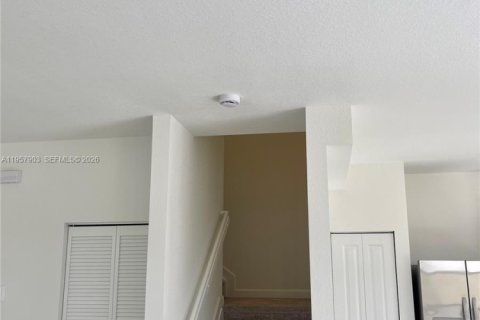 Touwnhouse à louer à Miami, Floride: 3 chambres, 168.34 m2 № 2031394 - photo 30