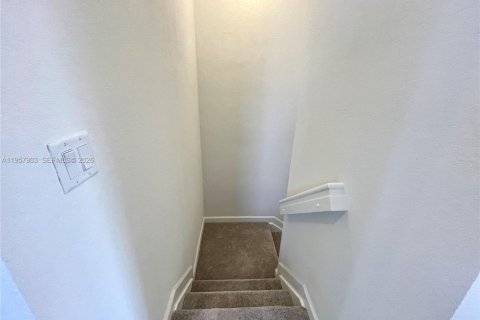 Touwnhouse à louer à Miami, Floride: 3 chambres, 168.34 m2 № 2031394 - photo 29