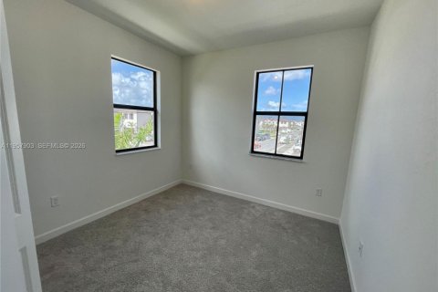 Touwnhouse à louer à Miami, Floride: 3 chambres, 168.34 m2 № 2031394 - photo 16