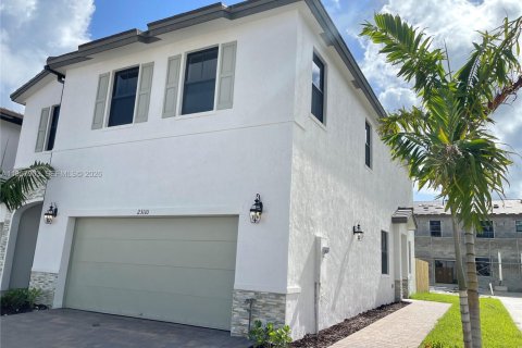 Touwnhouse à louer à Miami, Floride: 3 chambres, 168.34 m2 № 2031394 - photo 2