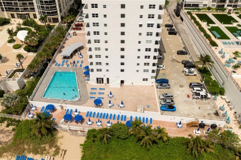 Condominio en alquiler en Fort Lauderdale, Florida, 1 dormitorio, 88.26 m2 № 1945007 - foto 23