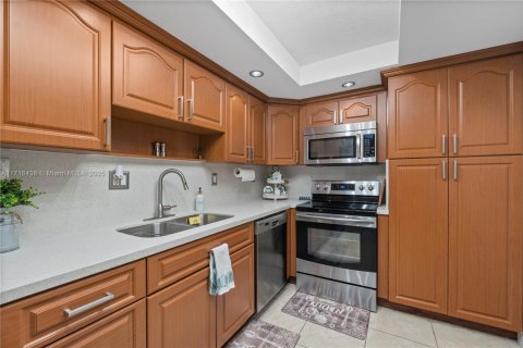 Condominio en alquiler en Fort Lauderdale, Florida, 1 dormitorio, 88.26 m2 № 1945007 - foto 11