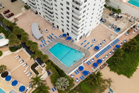 Condominio en alquiler en Fort Lauderdale, Florida, 1 dormitorio, 88.26 m2 № 1945007 - foto 24