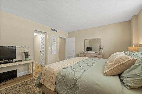 Condominio en alquiler en Fort Lauderdale, Florida, 1 dormitorio, 88.26 m2 № 1945007 - foto 16