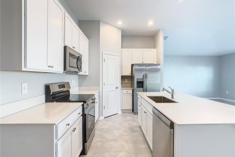 Villa ou maison à louer à Eagle Lake, Floride: 3 chambres, 144.93 m2 № 2103357 - photo 6