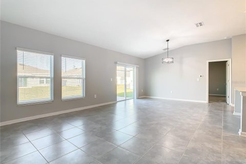 Villa ou maison à louer à Eagle Lake, Floride: 3 chambres, 144.93 m2 № 2103357 - photo 17