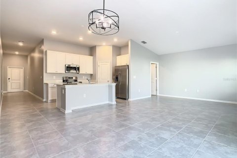 Villa ou maison à louer à Eagle Lake, Floride: 3 chambres, 144.93 m2 № 2103357 - photo 4