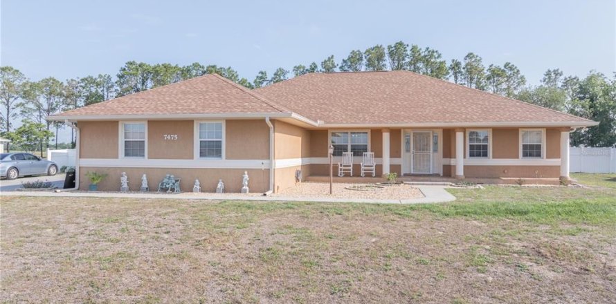 House in Belleview, Florida 3 bedrooms, 212.28 sq.m. № 1684543