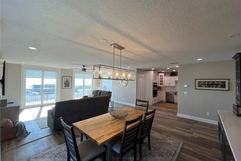 Condo in Flagler Beach, Florida, 2 bedrooms  № 2232536 - photo 9