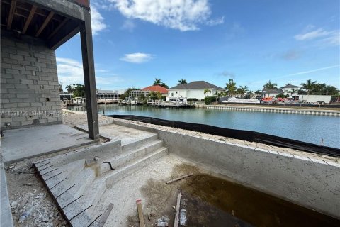 Casa en venta en Marco Island, Florida, 5 dormitorios № 2002382 - foto 8