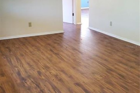 Villa ou maison à louer à Seminole, Floride: 3 chambres, 112.97 m2 № 2092884 - photo 9