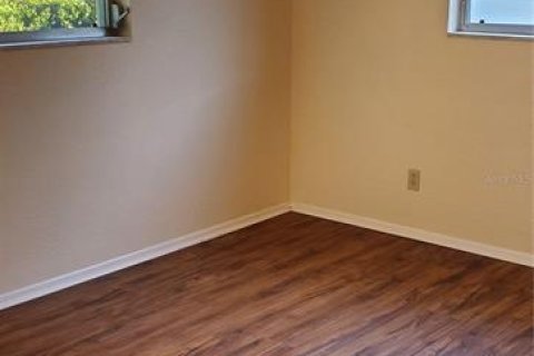 Villa ou maison à louer à Seminole, Floride: 3 chambres, 112.97 m2 № 2092884 - photo 8