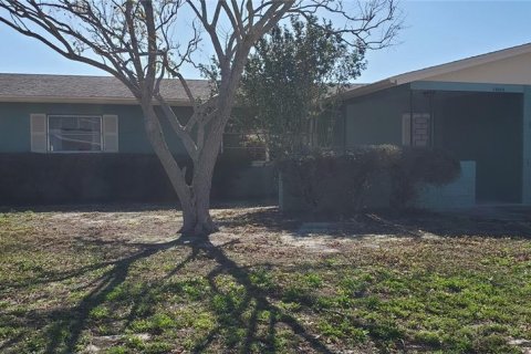 Villa ou maison à louer à Seminole, Floride: 3 chambres, 112.97 m2 № 2092884 - photo 2