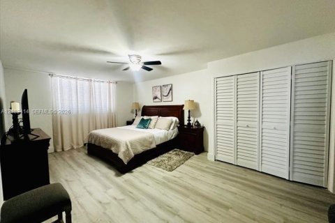 Copropriété à louer à Hollywood, Floride: 2 chambres, 134.71 m2 № 2407264 - photo 6