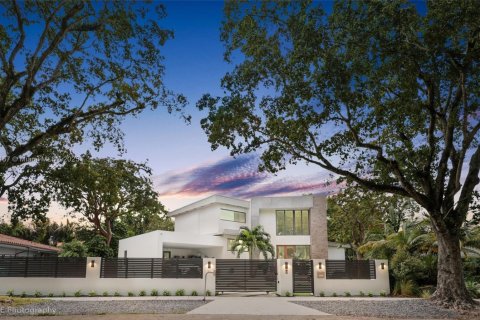 Villa ou maison à vendre à Miami, Floride: 5 chambres, 460.33 m2 № 1804189 - photo 1
