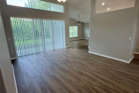 Villa ou maison à louer à Valrico, Floride: 4 chambres, 189.99 m2 № 2230338 - photo 9