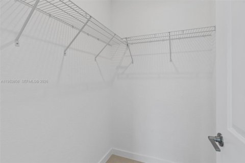 Casa en venta en Homestead, Florida, 4 dormitorios, 254.18 m2 № 2054799 - foto 13