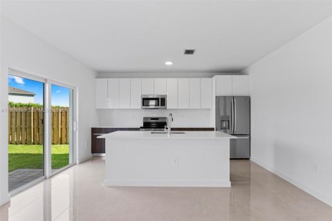 Casa en venta en Homestead, Florida, 4 dormitorios, 254.18 m2 № 2054799 - foto 9