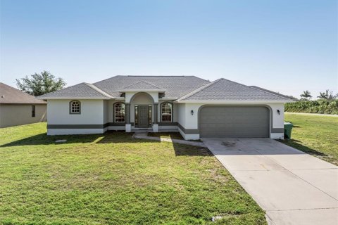 Villa ou maison à Port Charlotte, Floride 3 chambres, 150.59 m2 № 2147485