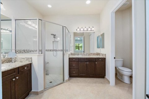 House in Naples, Florida 3 bedrooms, 167.97 sq.m. № 1737723 - photo 14