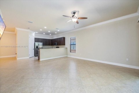 House in Naples, Florida 3 bedrooms, 167.97 sq.m. № 1737723 - photo 4