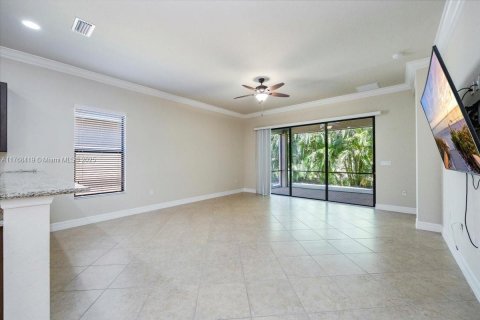 House in Naples, Florida 3 bedrooms, 167.97 sq.m. № 1737723 - photo 6