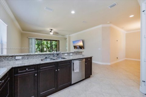 House in Naples, Florida 3 bedrooms, 167.97 sq.m. № 1737723 - photo 9