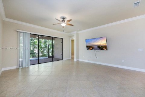House in Naples, Florida 3 bedrooms, 167.97 sq.m. № 1737723 - photo 5