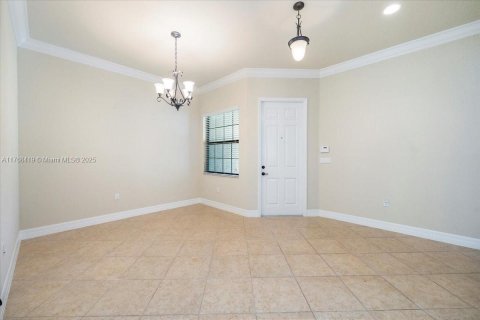 House in Naples, Florida 3 bedrooms, 167.97 sq.m. № 1737723 - photo 10