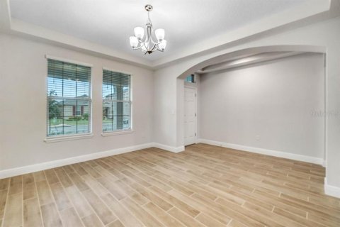 House in Winter Garden, Florida 5 bedrooms, 299.61 sq.m. № 1773373 - photo 4