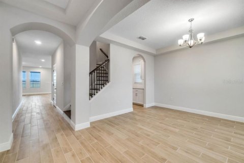 House in Winter Garden, Florida 5 bedrooms, 299.61 sq.m. № 1773373 - photo 3