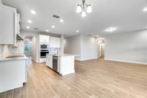 House in Winter Garden, Florida 5 bedrooms, 299.61 sq.m. № 1773373 - photo 13