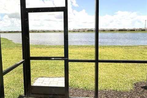 Villa ou maison à louer à Englewood, Floride: 3 chambres, 132.11 m2 № 2115094 - photo 6