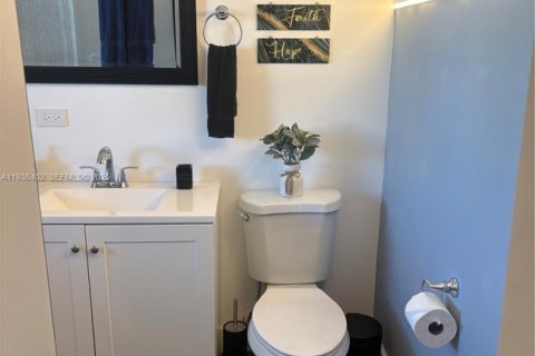 Apartamento en alquiler en Miami, Florida, 1 dormitorio, 67.63 m2 № 2240211 - foto 9